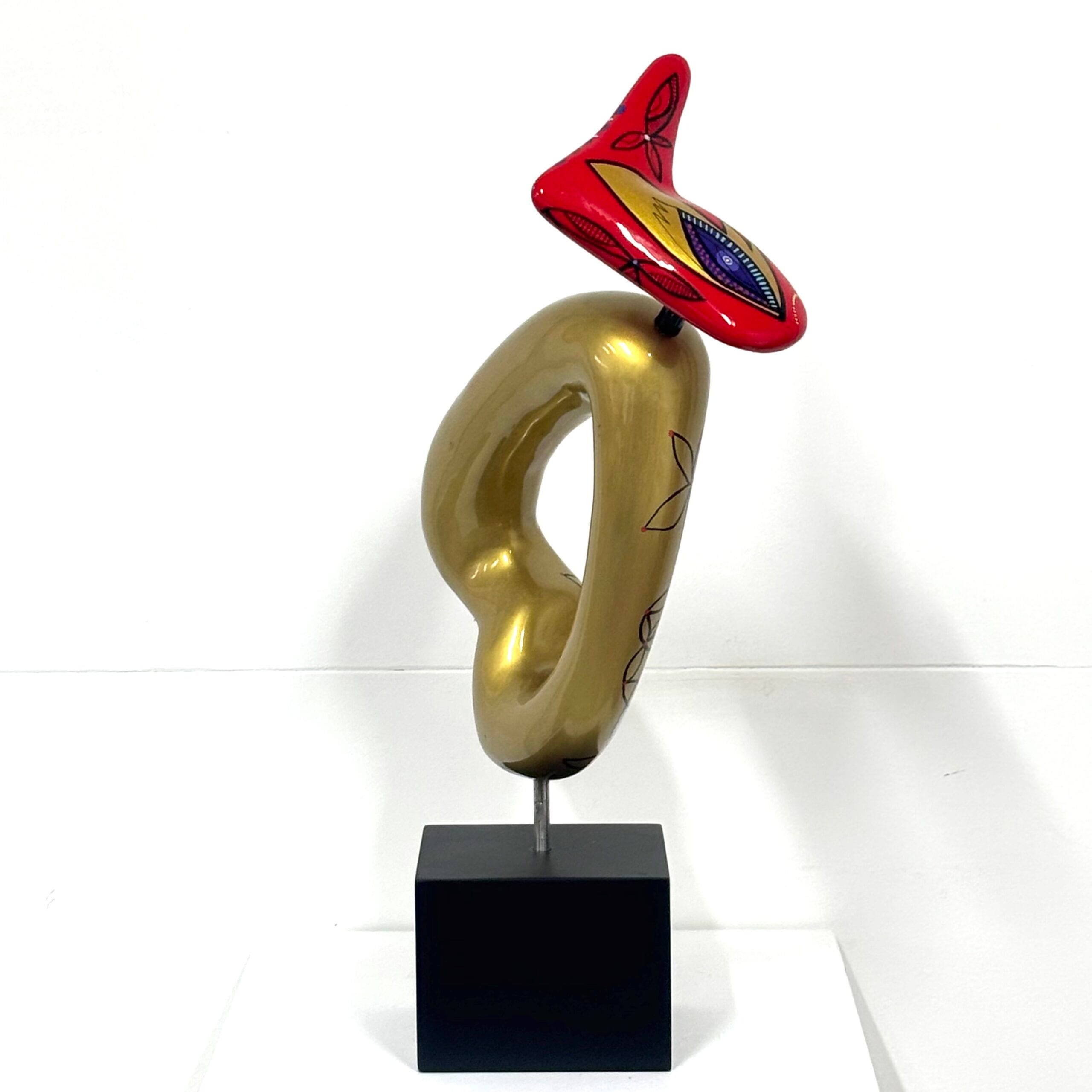 Heart of GOLD, with red heart, sculpture - Afbeelding 2