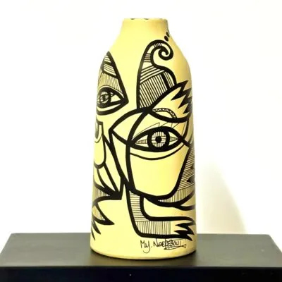 Ceramic vase, light yellow, 24 cm (code 6.25)