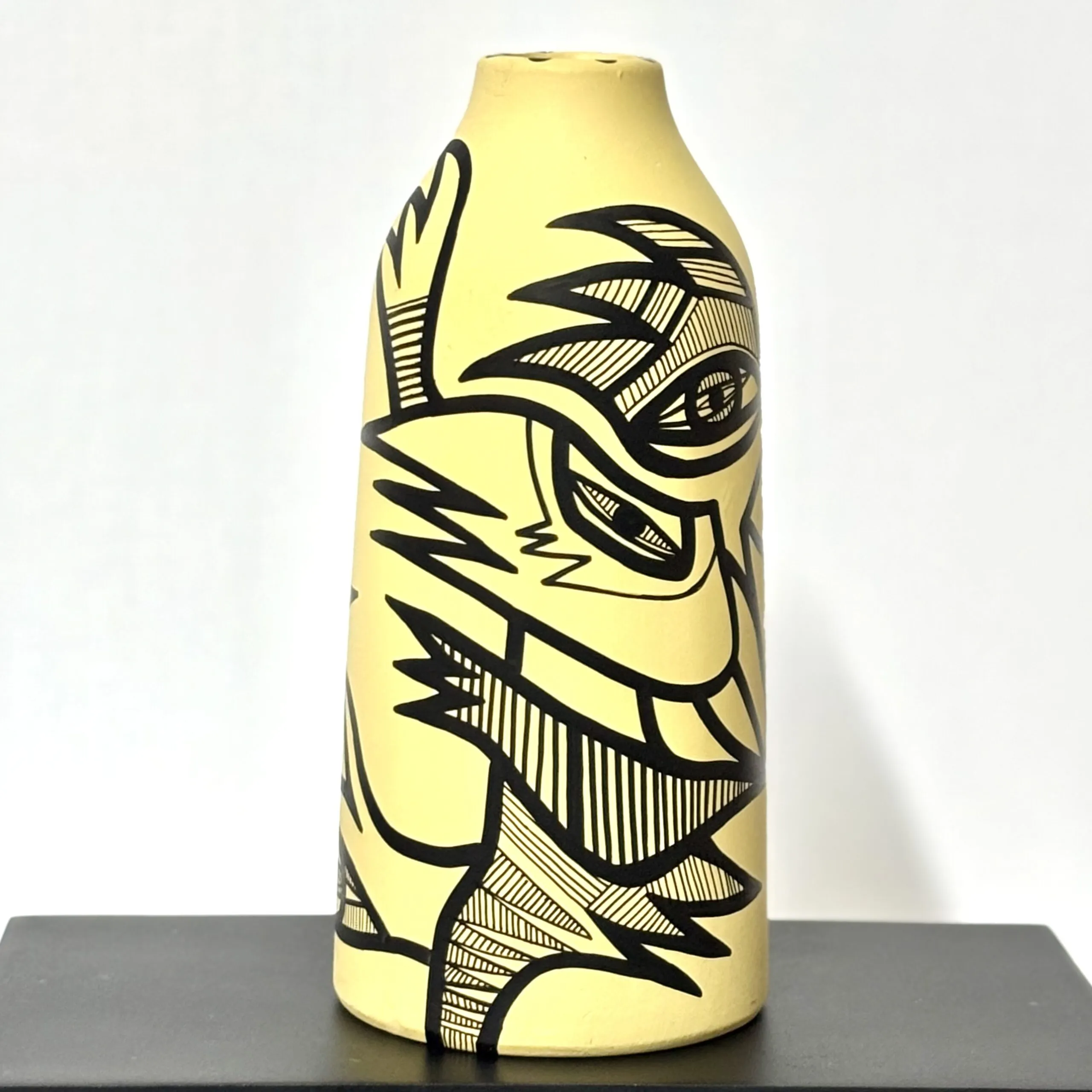 Ceramic vase, light yellow, 24 cm (code 6.25) - Afbeelding 2