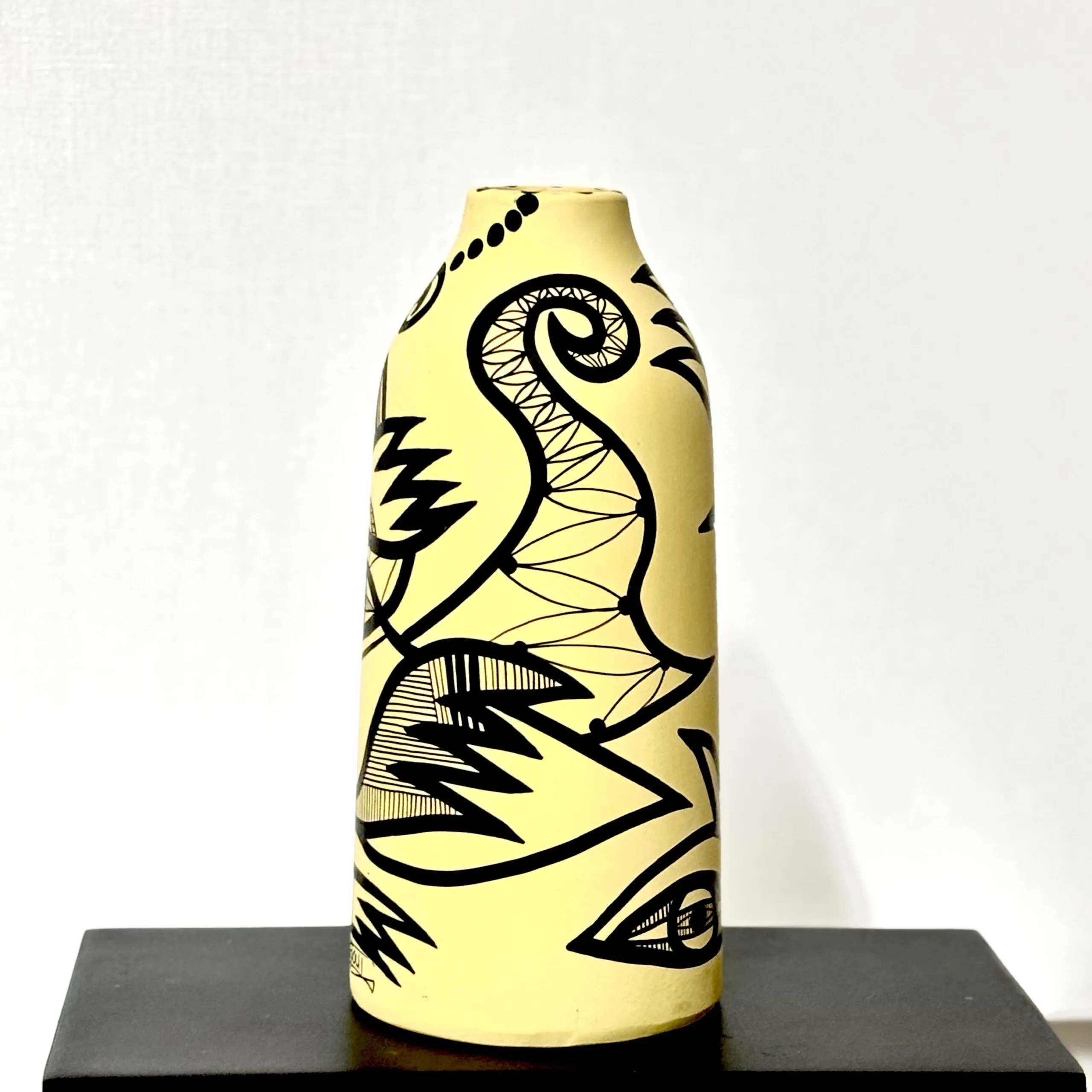 Ceramic vase, light yellow, 24 cm (code 6.25) - Afbeelding 3