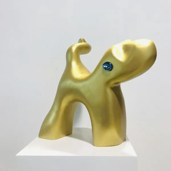 Animal in gold, sculpture